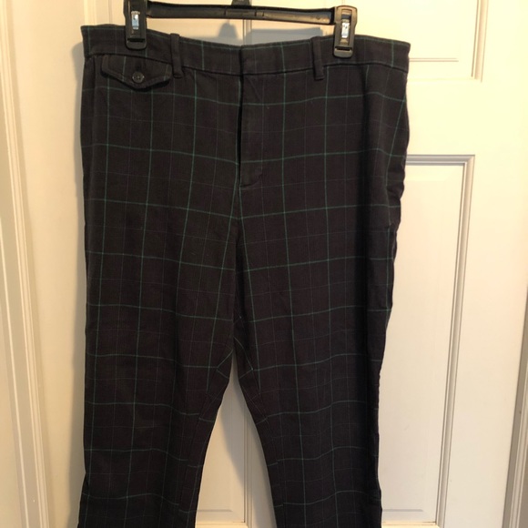 GAP Women’s High Rise Cropped Pants - Picture 2 of 5